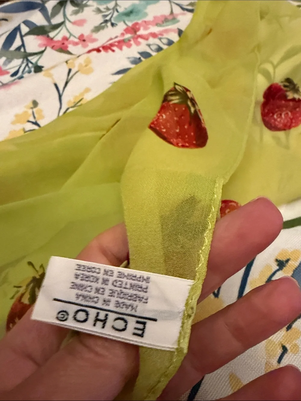 Vintage Echo Strawberry Print Scarf - Lime Green and Red ~ 100 💯 Silk 18 🍓